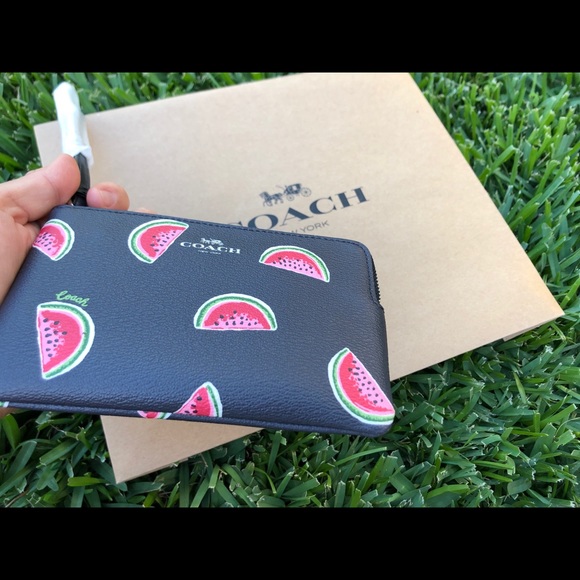 🍉New Coach Watermelon Print Corner Zip Wristlet🍉 - Picture 14 of 15